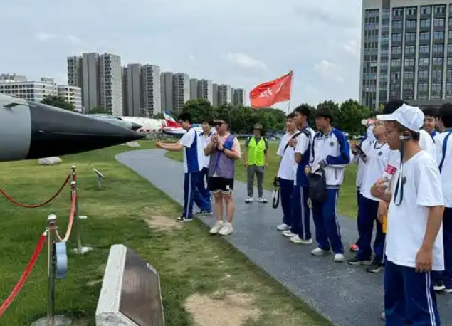 提高群众对教育的取得感和满意度加快完成教育高质量跨越式开展 提高群众对教育的取得感和满意度加快完成教育高质量跨越式开展