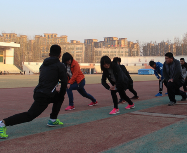 很好的渠道学生也能够找到很多伙伴不只是体育运动